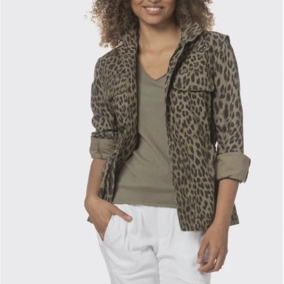 Zadig & Voltaire
Kayaka Leopard-Print Canvas
Jacket size L fit 6-8 like new - Picture 3 of 15
